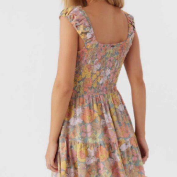 O'NEIL ADELLE JANIS FLORAL SMOCKED DRESS NWT - Picture 6 of 9
